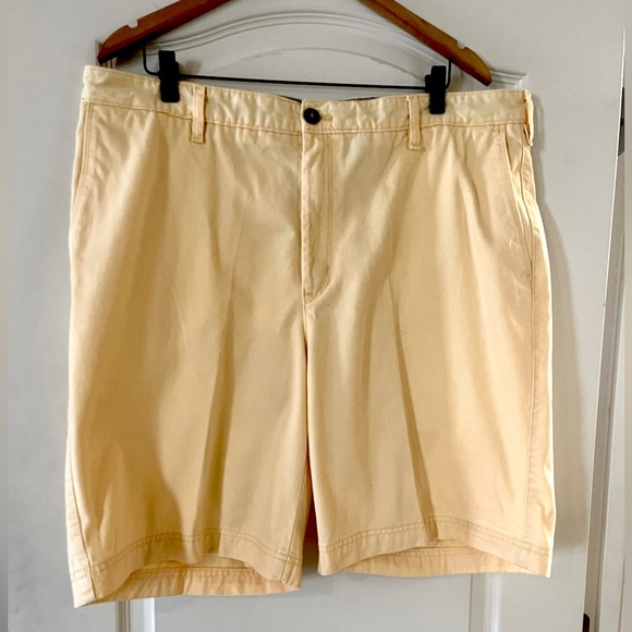 Izod Other - IZOD Saltwater Chinos Light Yellow Flat Front Dress Shorts Men’s Size 40W